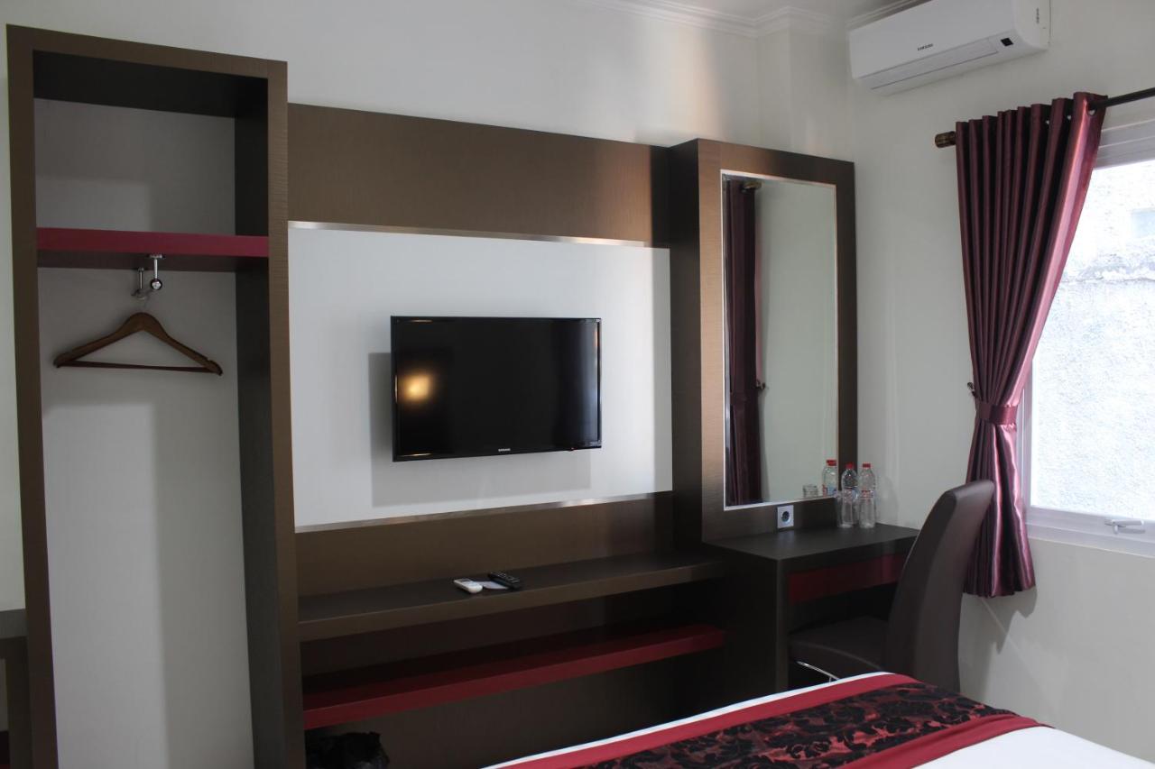 Idea'S Hotel Jalan Ibrahim Aji Bandung Exterior photo